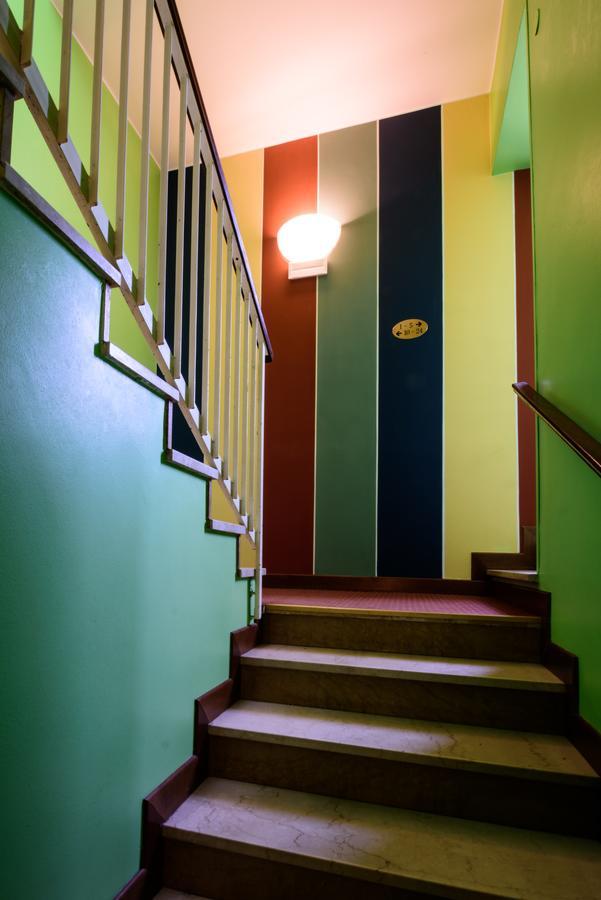 Colors Hostel Toscolano Maderno Exterior photo